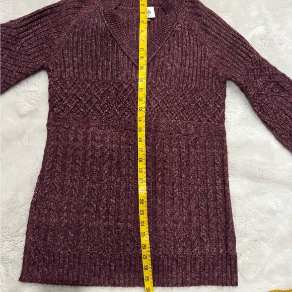 CAbi Chime V-Neck Pullover Sweater
Chunky Knit Maroon Sz : XS - Picture 7 of 10
